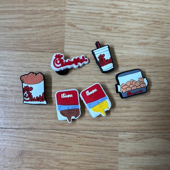 Set of 6 Chick Shoe charms for shoes or bracelet NWT - Picture 1 of 4